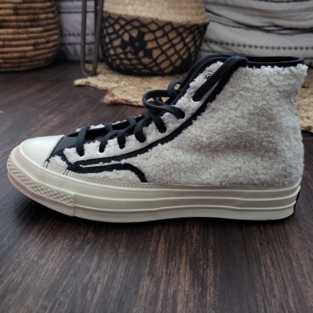 Converse - Picture 3 of 6